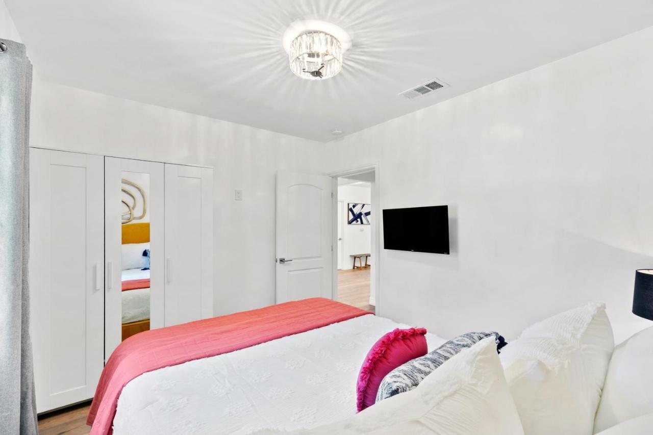 Studio City Contemporary Villa With Pool Sleeps 10 Los Angeles Exterior photo
